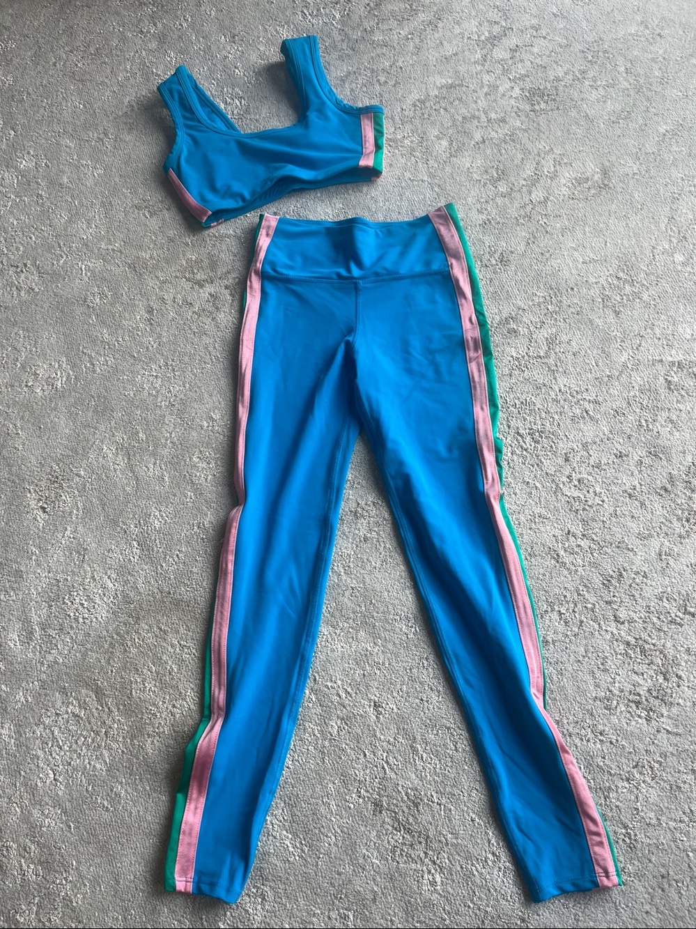 AYDA Los Angeles - 2 piece Workout Set Sports Bra & Pants Never Worn